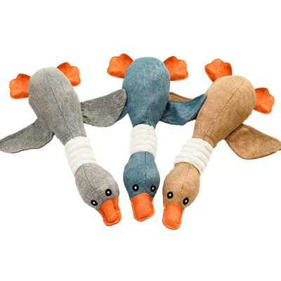 Dogs and cats tricolor wild goose plush sound toy grinding teeth bite resistant from high boredom pet supplies